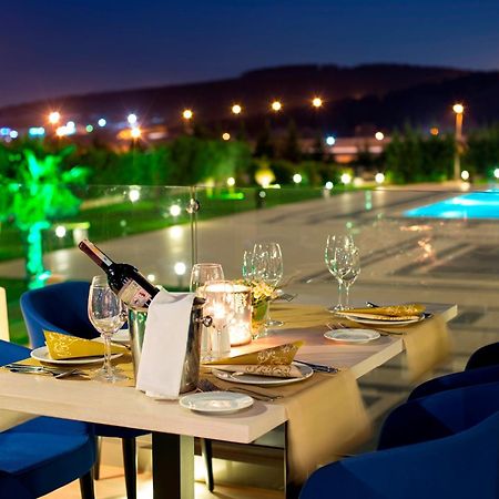 Miracle Istanbul Asia Airport Hotel & Spa Luaran gambar The hotel's pool