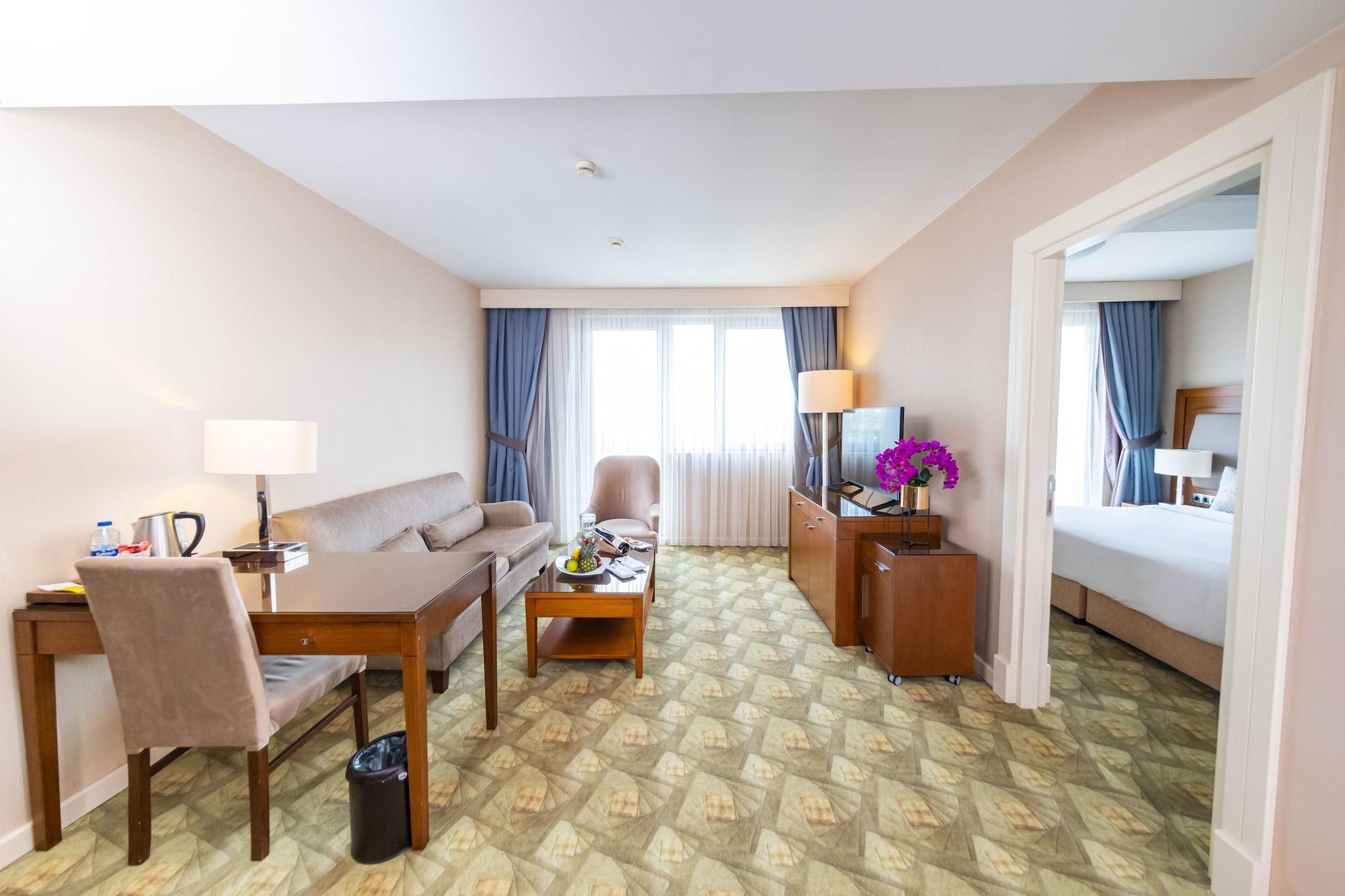Miracle Istanbul Asia Airport Hotel & Spa Luaran gambar A suite at the hotel