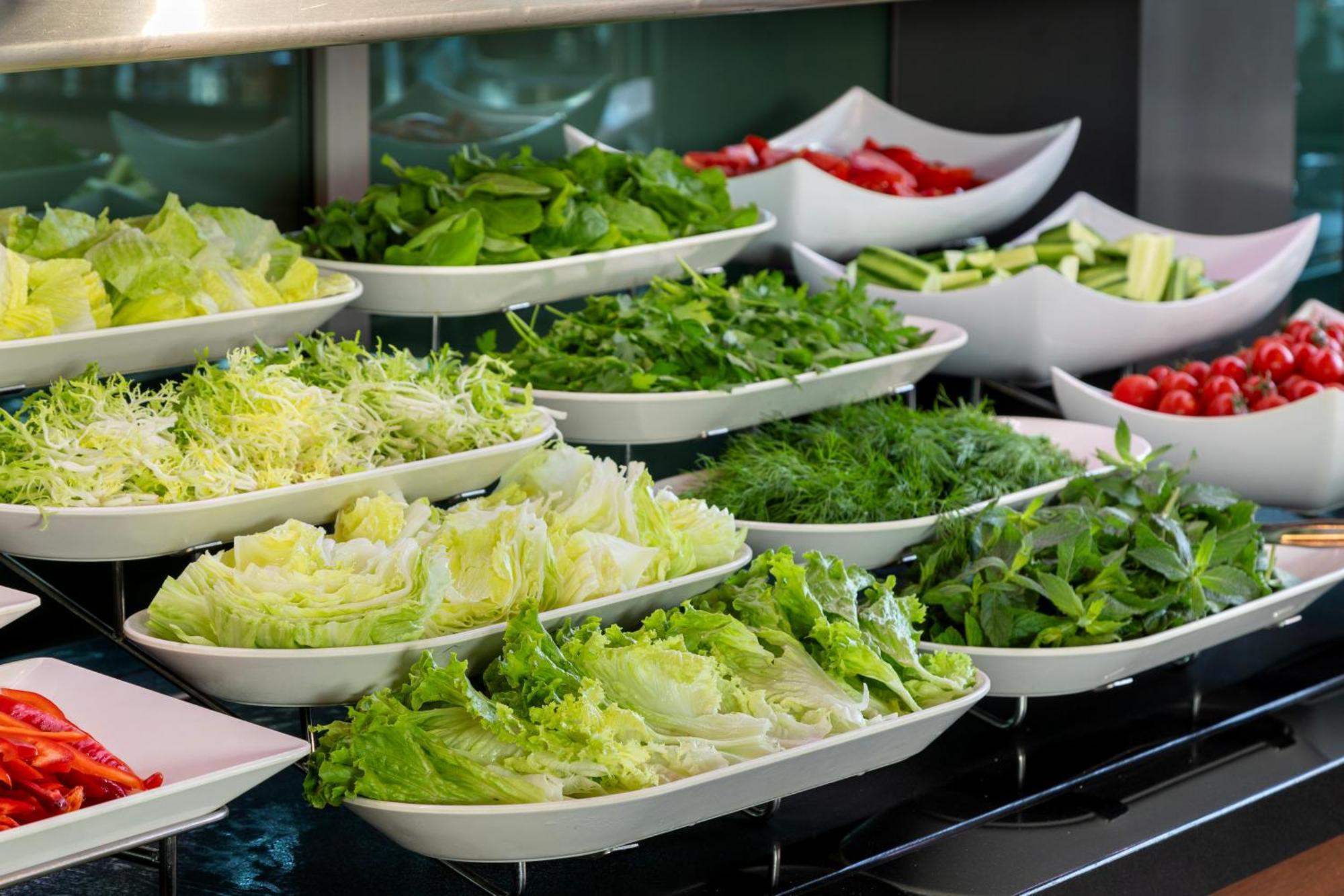 Miracle Istanbul Asia Airport Hotel & Spa Luaran gambar A salad bar