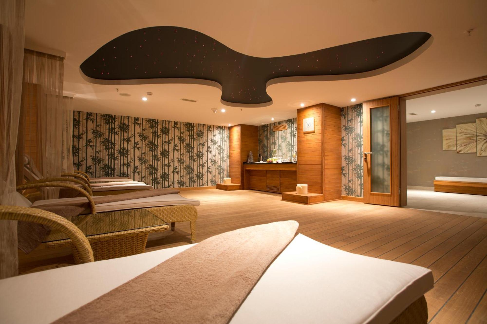 Miracle Istanbul Asia Airport Hotel & Spa Luaran gambar The spa at The Landmark