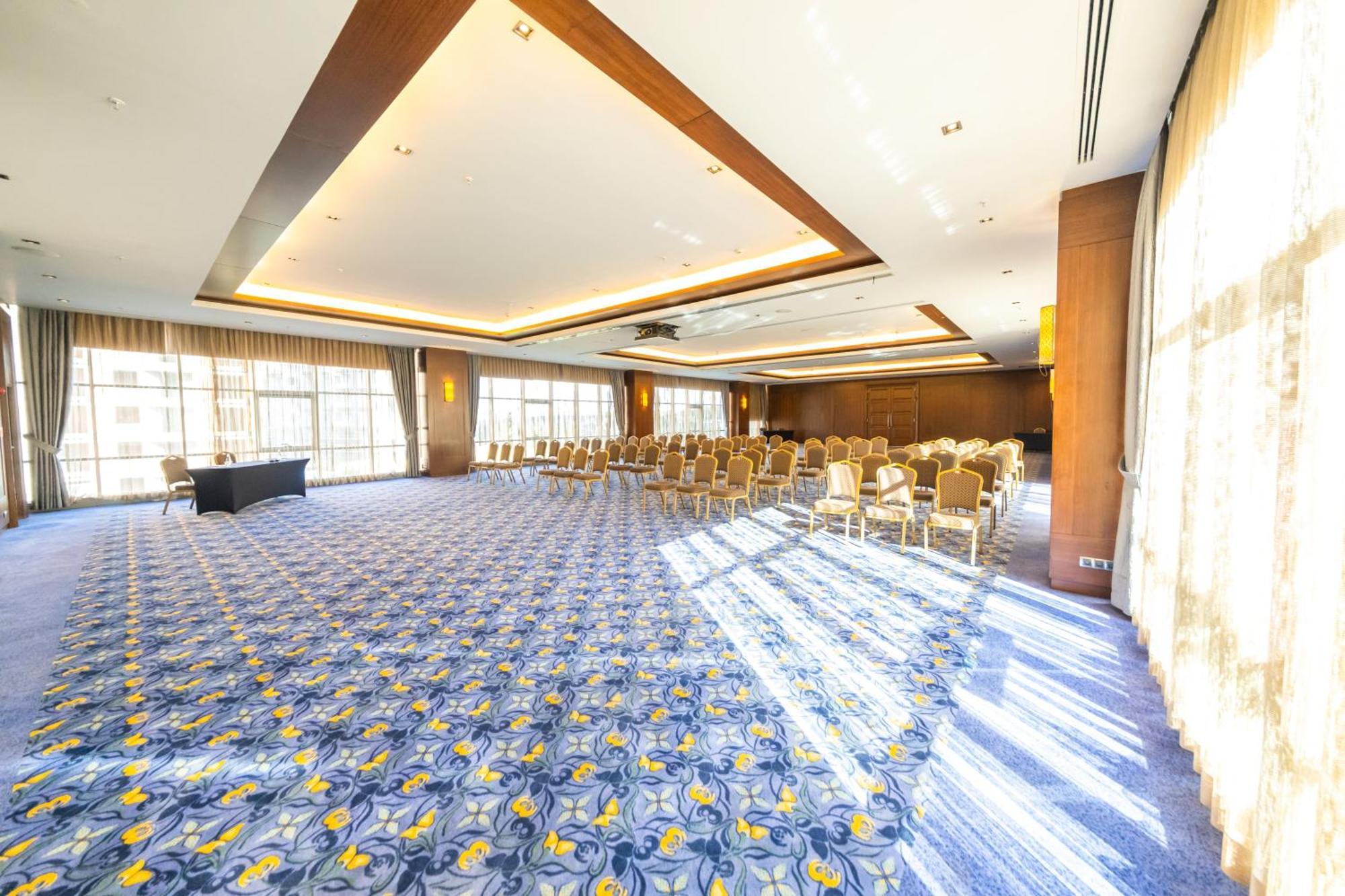 Miracle Istanbul Asia Airport Hotel & Spa Luaran gambar The interior of the hotel