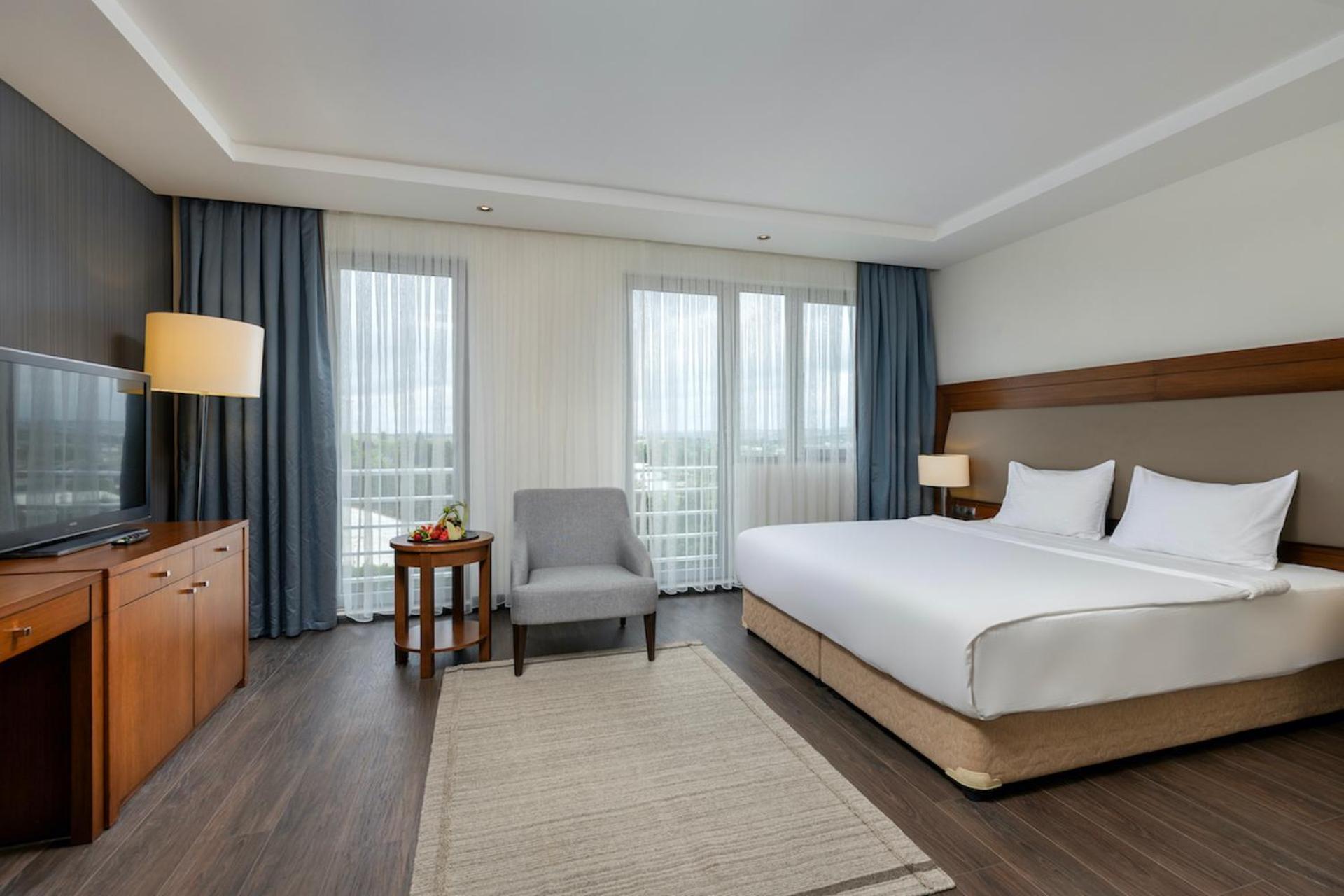 Miracle Istanbul Asia Airport Hotel & Spa Luaran gambar A room at the hotel